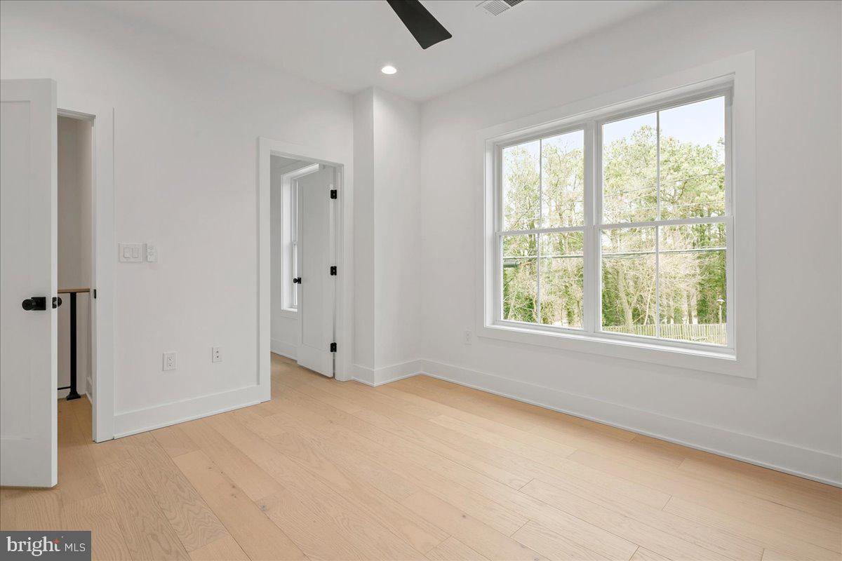 3411 17TH ST N, ARLINGTON, Virginia 22207, 5 Bedrooms Bedrooms, ,4 BathroomsBathrooms,Residential,For sale,3411 17TH ST N,VAAR2067438 MLS # VAAR2067438