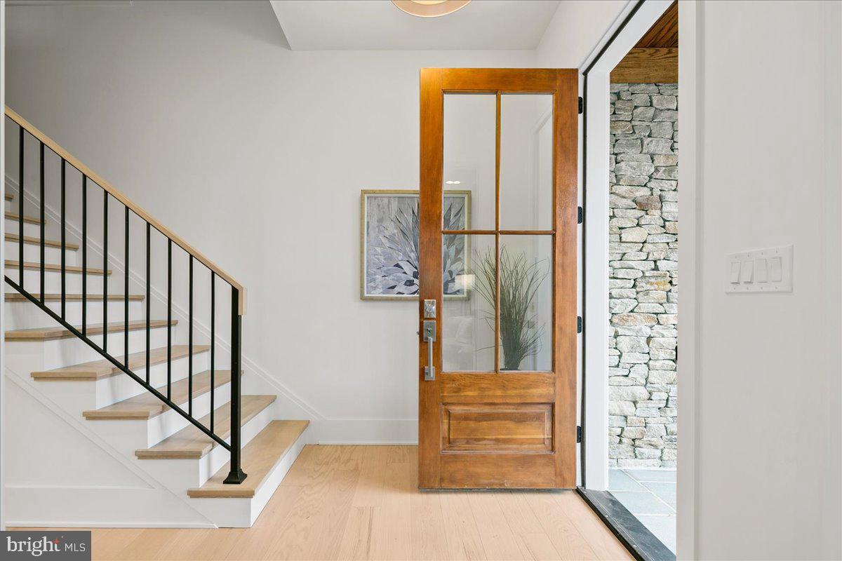 3411 17TH ST N, ARLINGTON, Virginia 22207, 5 Bedrooms Bedrooms, ,4 BathroomsBathrooms,Residential,For sale,3411 17TH ST N,VAAR2067438 MLS # VAAR2067438