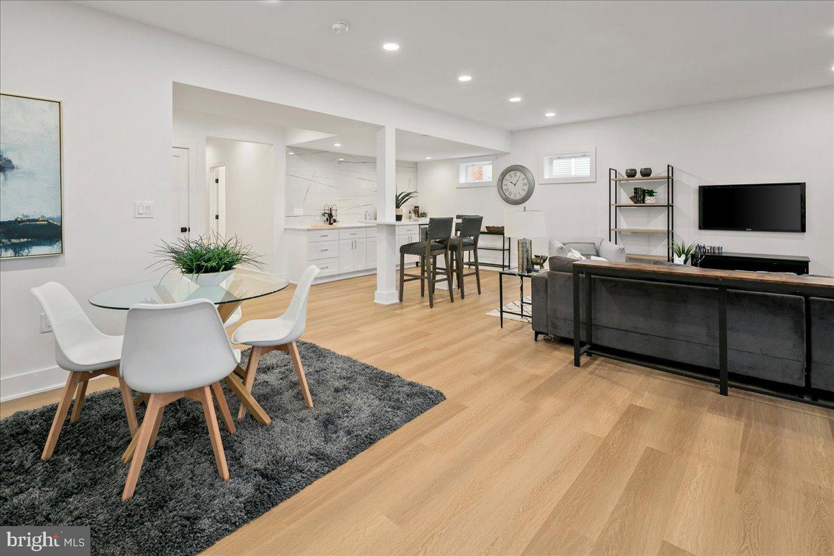 3411 17TH ST N, ARLINGTON, Virginia 22207, 5 Bedrooms Bedrooms, ,4 BathroomsBathrooms,Residential,For sale,3411 17TH ST N,VAAR2067438 MLS # VAAR2067438