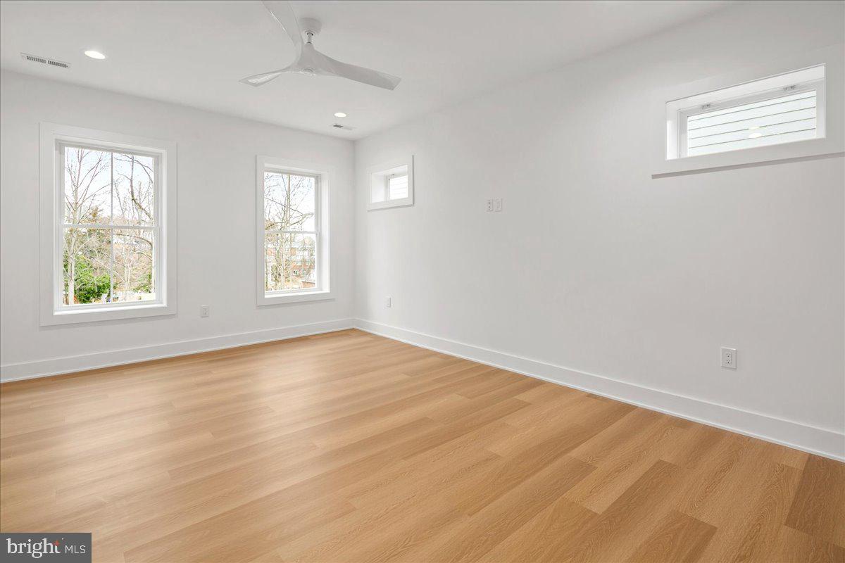 3411 17TH ST N, ARLINGTON, Virginia 22207, 5 Bedrooms Bedrooms, ,4 BathroomsBathrooms,Residential,For sale,3411 17TH ST N,VAAR2067438 MLS # VAAR2067438