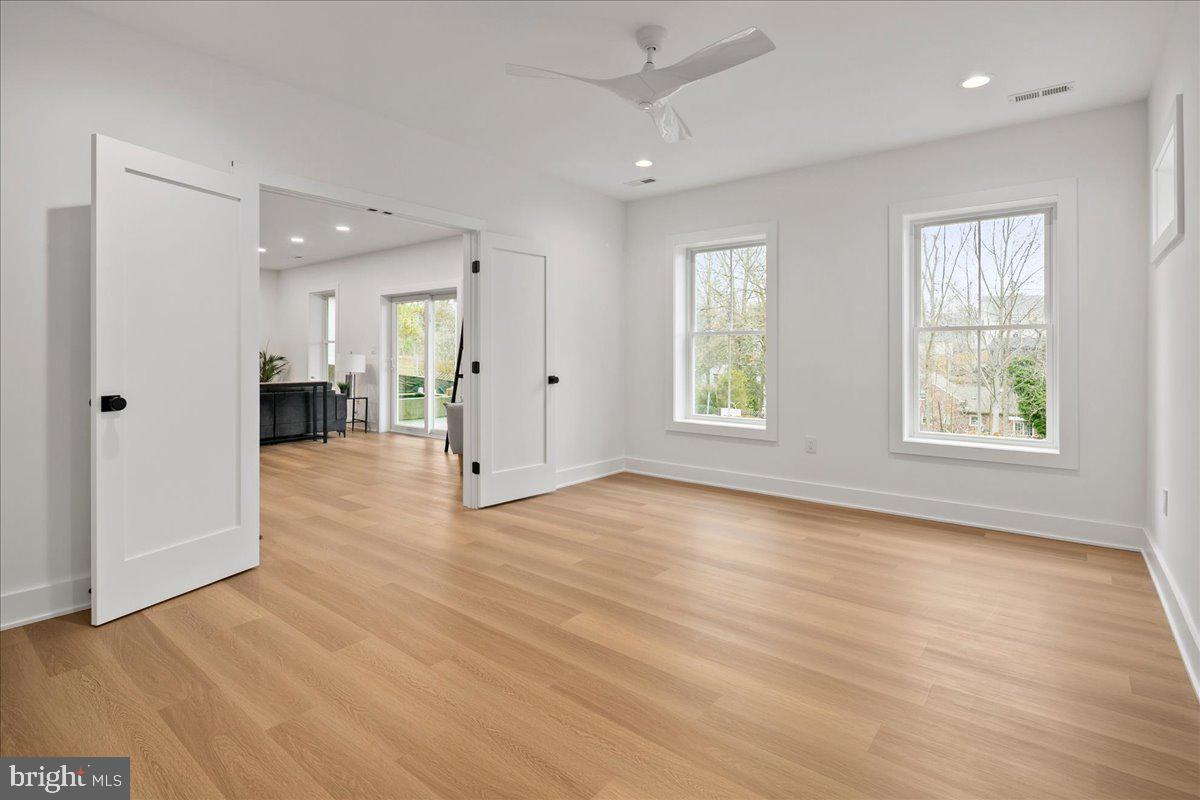 3411 17TH ST N, ARLINGTON, Virginia 22207, 5 Bedrooms Bedrooms, ,4 BathroomsBathrooms,Residential,For sale,3411 17TH ST N,VAAR2067438 MLS # VAAR2067438