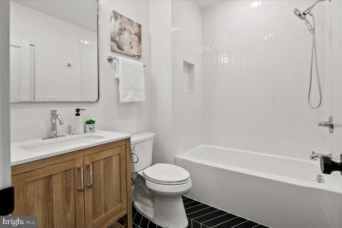 3411 17TH ST N, ARLINGTON, Virginia 22207, 5 Bedrooms Bedrooms, ,4 BathroomsBathrooms,Residential,For sale,3411 17TH ST N,VAAR2067438 MLS # VAAR2067438