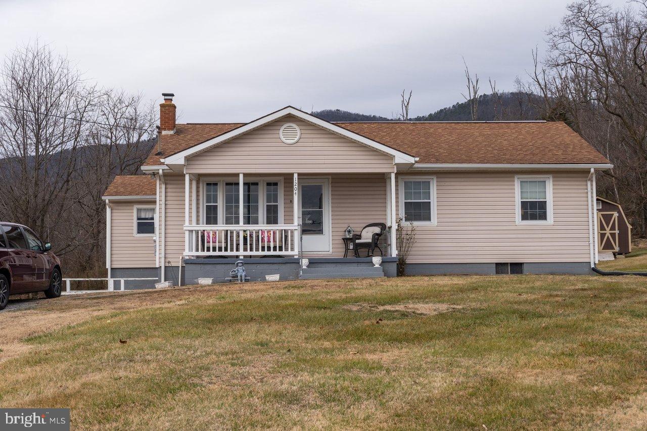 1204 BATTLECREEK RD, STANLEY, Virginia 22851, 3 Bedrooms Bedrooms, 7 Rooms Rooms,1 BathroomBathrooms,Residential,For sale,1204 BATTLECREEK RD,VAPA2005852 MLS # VAPA2005852