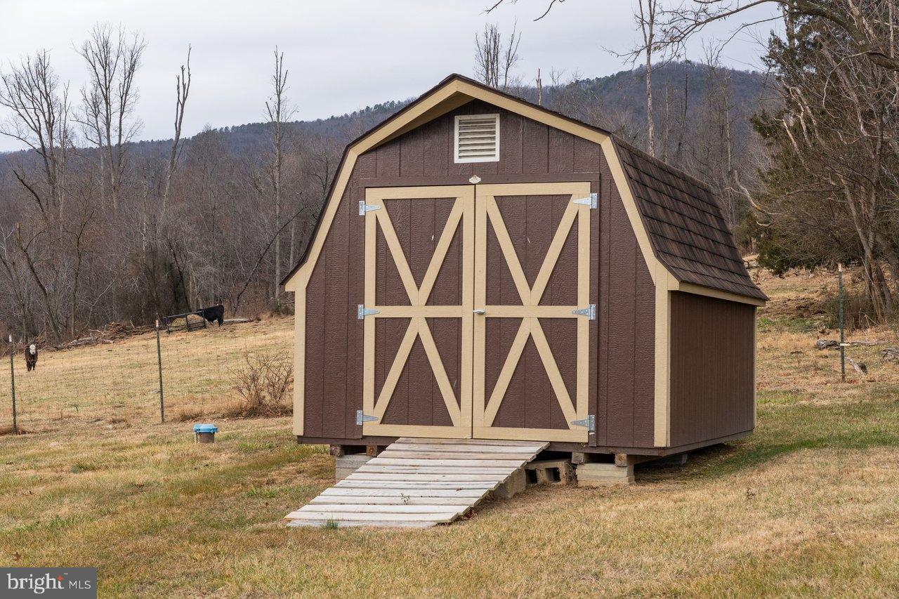 1204 BATTLECREEK RD, STANLEY, Virginia 22851, 3 Bedrooms Bedrooms, 7 Rooms Rooms,1 BathroomBathrooms,Residential,For sale,1204 BATTLECREEK RD,VAPA2005852 MLS # VAPA2005852