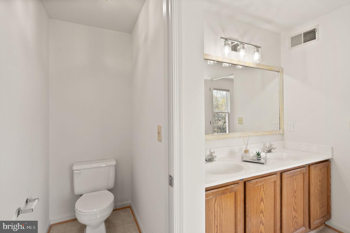 2709 BARONHURST DR, VIENNA, Virginia 22181, 3 Bedrooms Bedrooms, ,2 BathroomsBathrooms,Residential,For sale,2709 BARONHURST DR,VAFX2284912 MLS # VAFX2284912