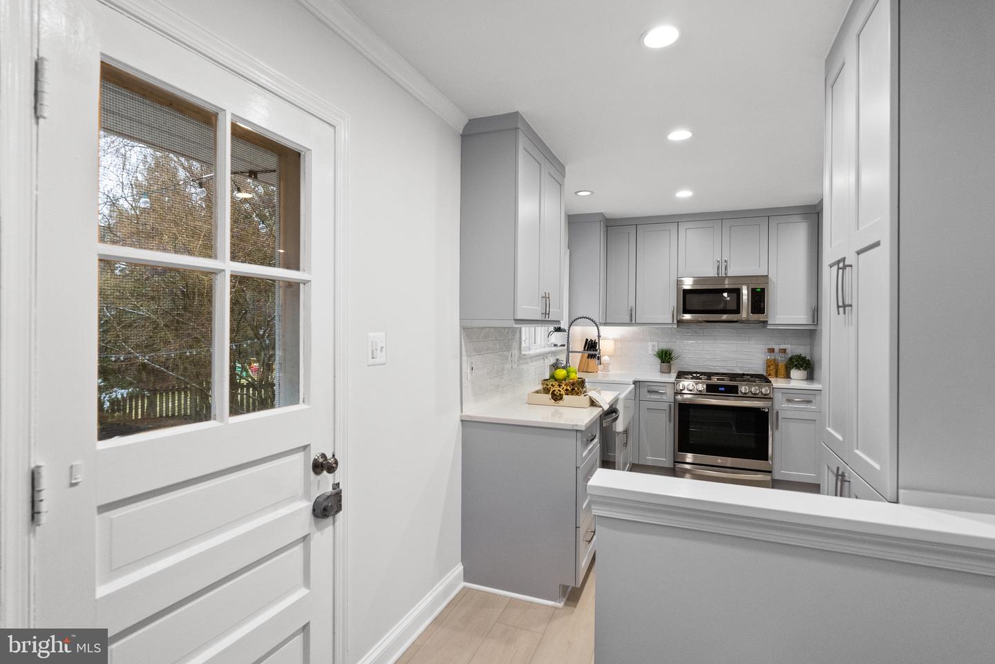 7911 BAINBRIDGE RD, ALEXANDRIA, Virginia 22308, 3 Bedrooms Bedrooms, ,2 BathroomsBathrooms,Residential,For sale,7911 BAINBRIDGE RD,VAFX2285332 MLS # VAFX2285332