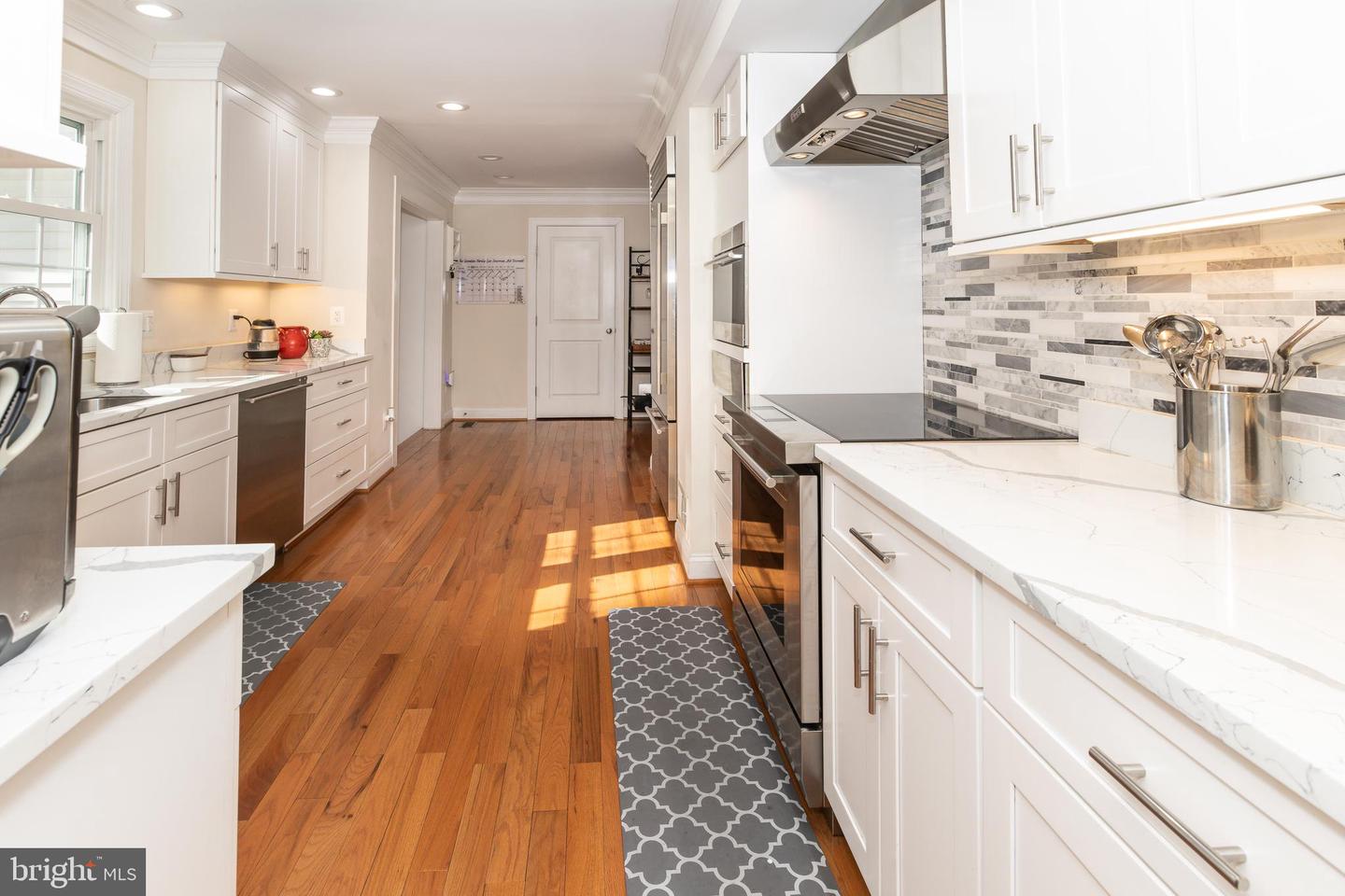 9813 FOSBAK DR, VIENNA, Virginia 22182, 5 Bedrooms Bedrooms, ,4 BathroomsBathrooms,Residential,For sale,9813 FOSBAK DR,VAFX2285590 MLS # VAFX2285590