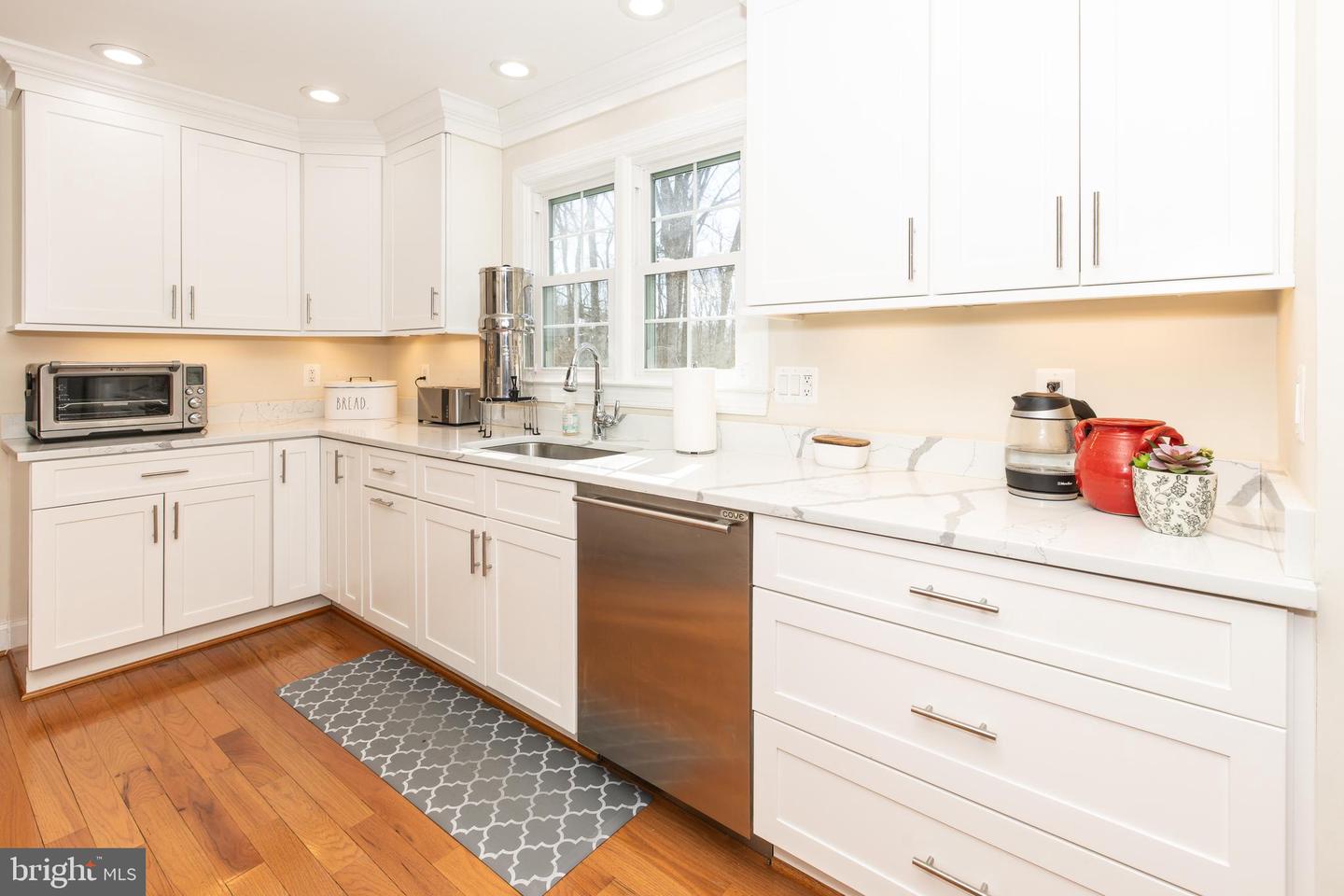 9813 FOSBAK DR, VIENNA, Virginia 22182, 5 Bedrooms Bedrooms, ,4 BathroomsBathrooms,Residential,For sale,9813 FOSBAK DR,VAFX2285590 MLS # VAFX2285590