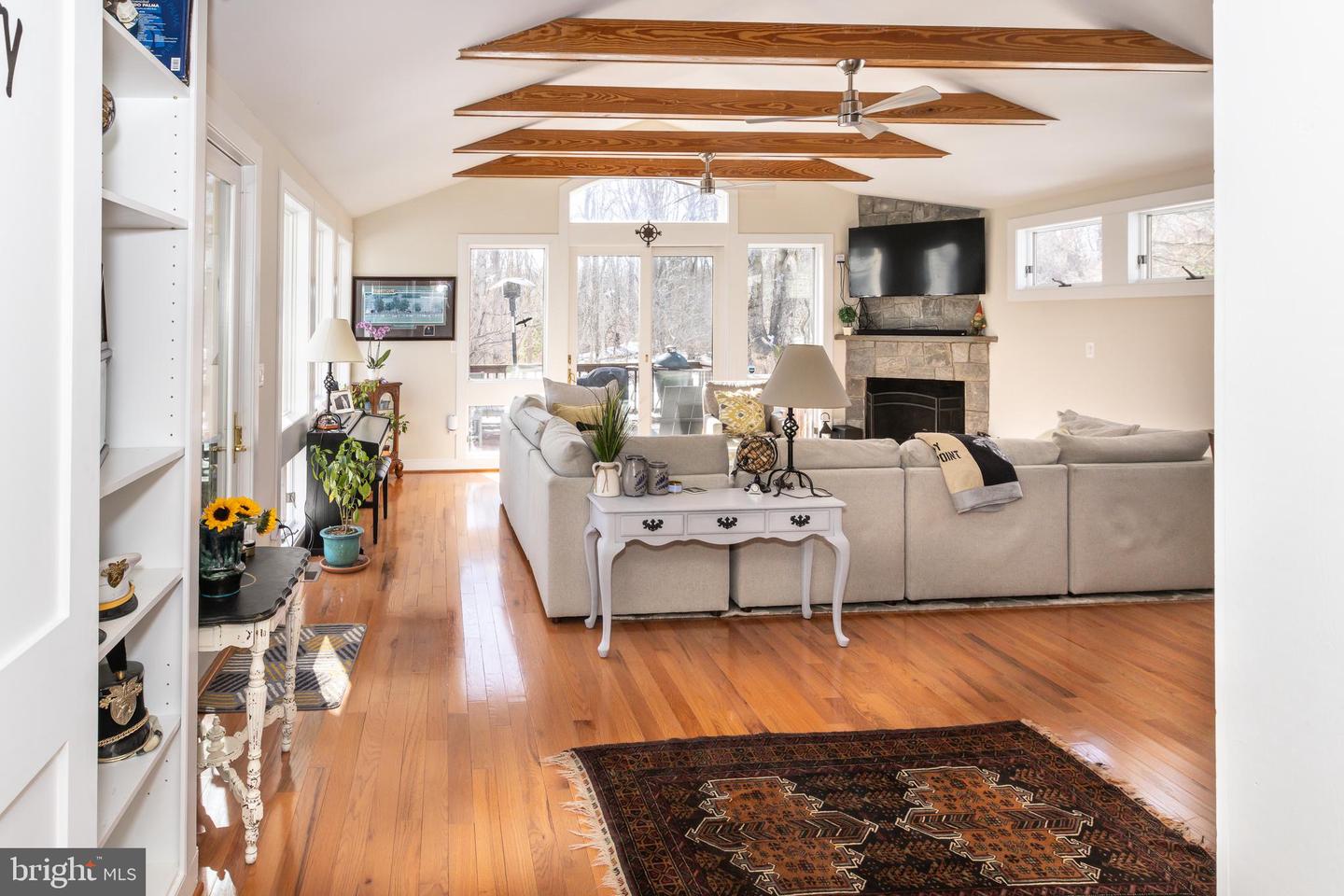 9813 FOSBAK DR, VIENNA, Virginia 22182, 5 Bedrooms Bedrooms, ,4 BathroomsBathrooms,Residential,For sale,9813 FOSBAK DR,VAFX2285590 MLS # VAFX2285590