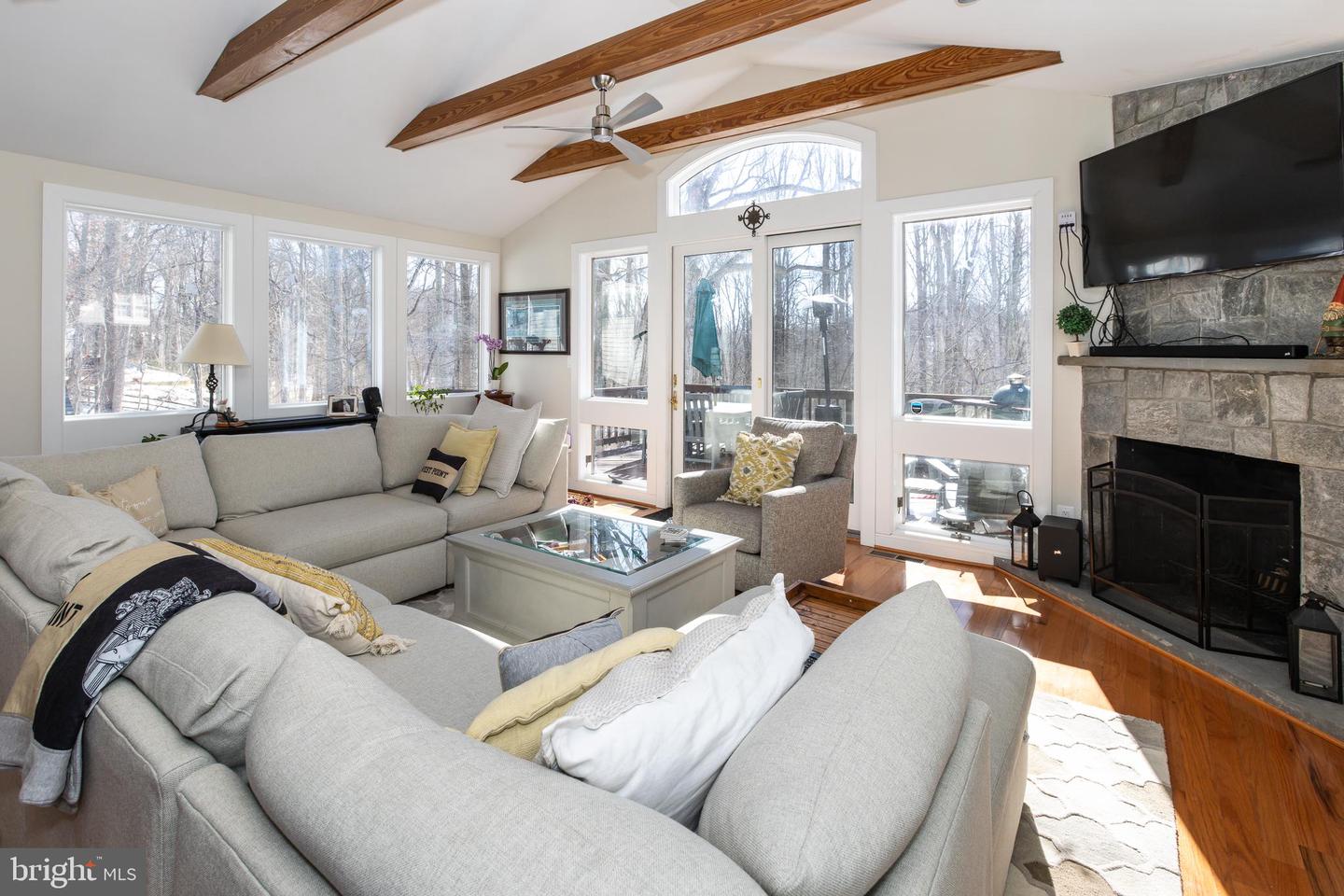 9813 FOSBAK DR, VIENNA, Virginia 22182, 5 Bedrooms Bedrooms, ,4 BathroomsBathrooms,Residential,For sale,9813 FOSBAK DR,VAFX2285590 MLS # VAFX2285590