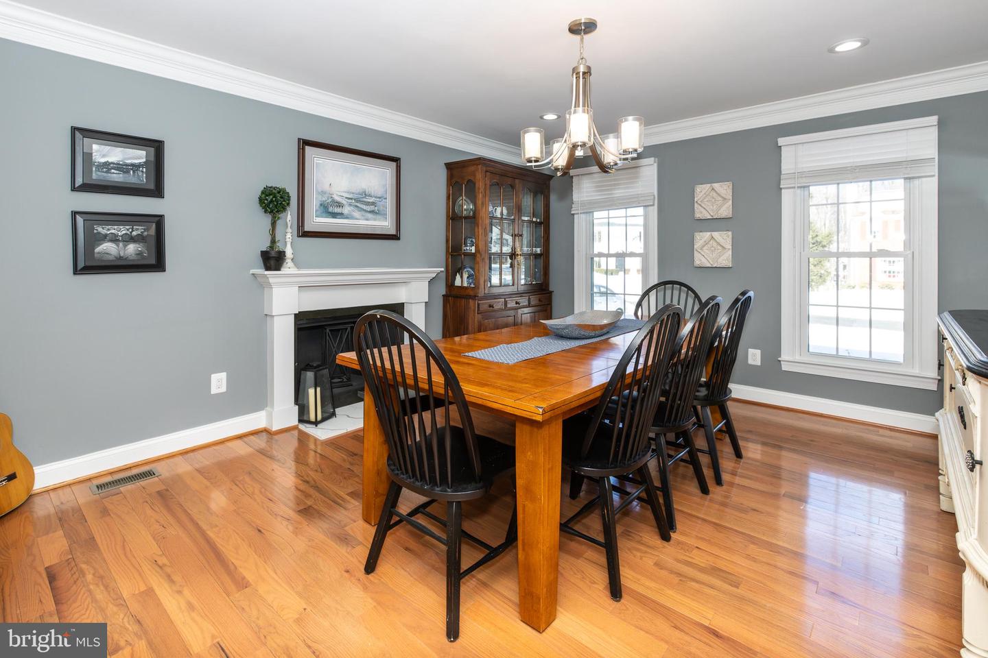 9813 FOSBAK DR, VIENNA, Virginia 22182, 5 Bedrooms Bedrooms, ,4 BathroomsBathrooms,Residential,For sale,9813 FOSBAK DR,VAFX2285590 MLS # VAFX2285590