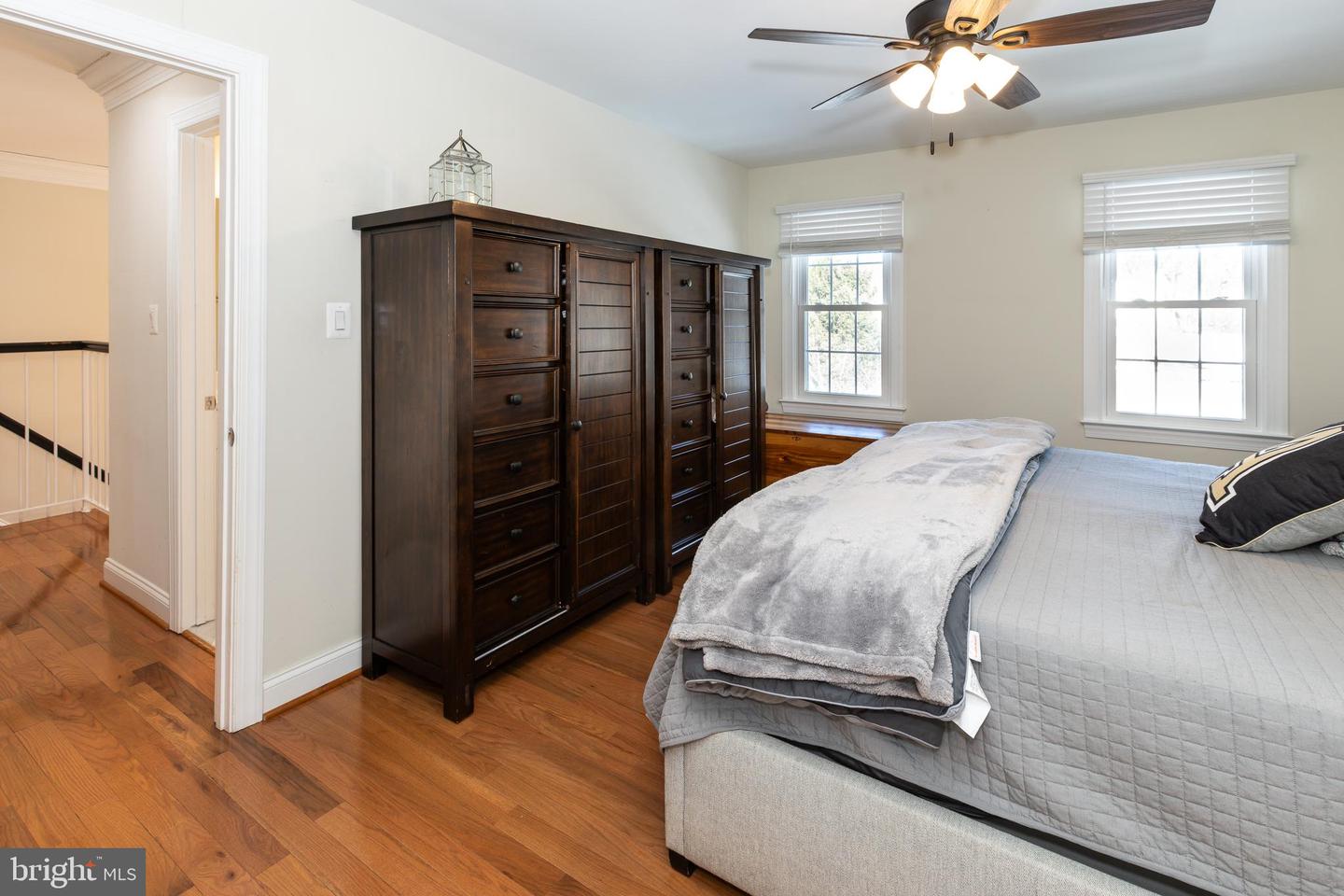 9813 FOSBAK DR, VIENNA, Virginia 22182, 5 Bedrooms Bedrooms, ,4 BathroomsBathrooms,Residential,For sale,9813 FOSBAK DR,VAFX2285590 MLS # VAFX2285590