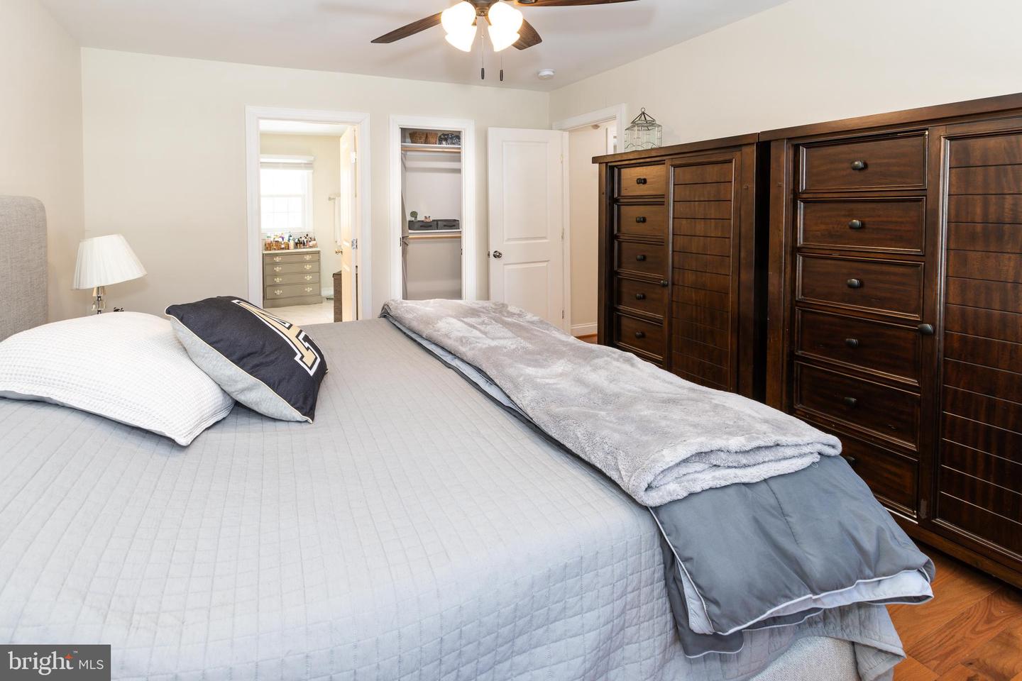 9813 FOSBAK DR, VIENNA, Virginia 22182, 5 Bedrooms Bedrooms, ,4 BathroomsBathrooms,Residential,For sale,9813 FOSBAK DR,VAFX2285590 MLS # VAFX2285590