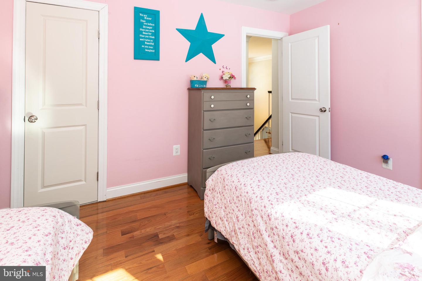 9813 FOSBAK DR, VIENNA, Virginia 22182, 5 Bedrooms Bedrooms, ,4 BathroomsBathrooms,Residential,For sale,9813 FOSBAK DR,VAFX2285590 MLS # VAFX2285590