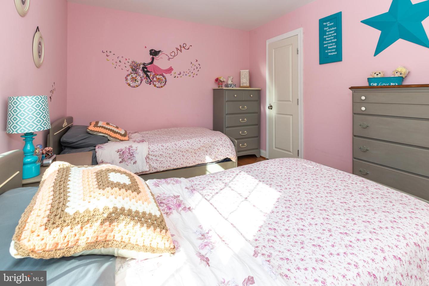 9813 FOSBAK DR, VIENNA, Virginia 22182, 5 Bedrooms Bedrooms, ,4 BathroomsBathrooms,Residential,For sale,9813 FOSBAK DR,VAFX2285590 MLS # VAFX2285590