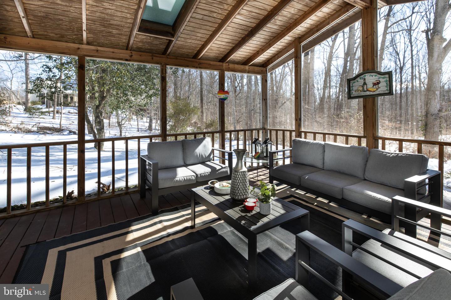 9813 FOSBAK DR, VIENNA, Virginia 22182, 5 Bedrooms Bedrooms, ,4 BathroomsBathrooms,Residential,For sale,9813 FOSBAK DR,VAFX2285590 MLS # VAFX2285590