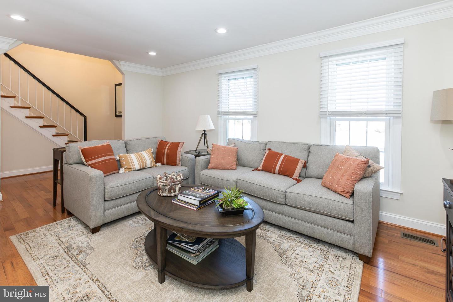 9813 FOSBAK DR, VIENNA, Virginia 22182, 5 Bedrooms Bedrooms, ,4 BathroomsBathrooms,Residential,For sale,9813 FOSBAK DR,VAFX2285590 MLS # VAFX2285590