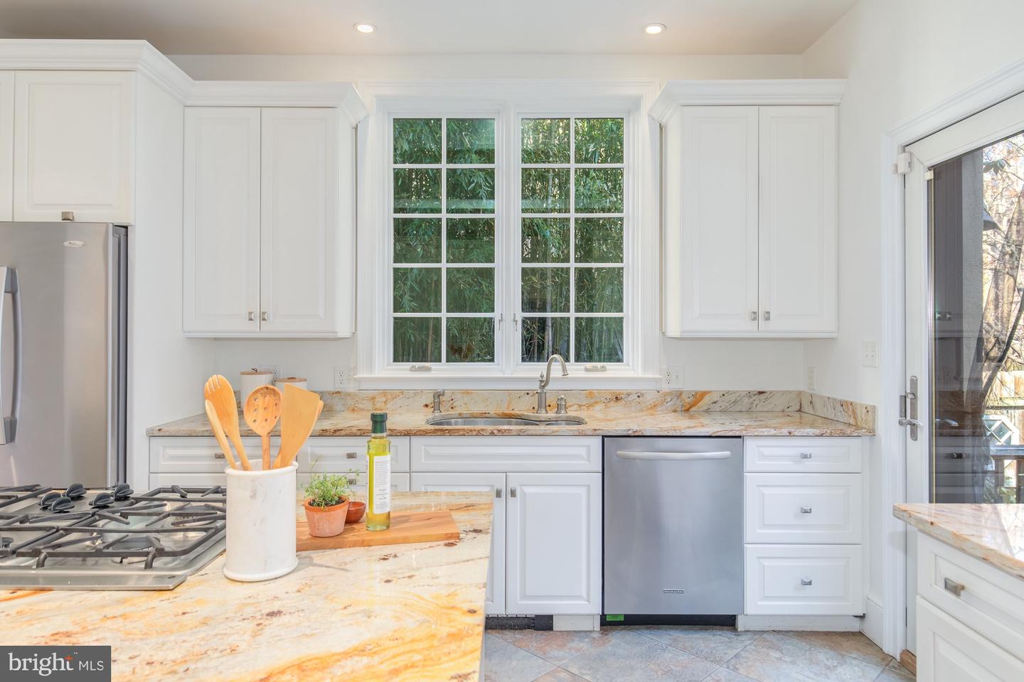 101 6TH ST NE, WASHINGTON, District Of Columbia 20002, 4 Bedrooms Bedrooms, 7 Rooms Rooms,3 BathroomsBathrooms,Residential,For sale,101 6TH ST NE,DCDC2241396 MLS # DCDC2241396