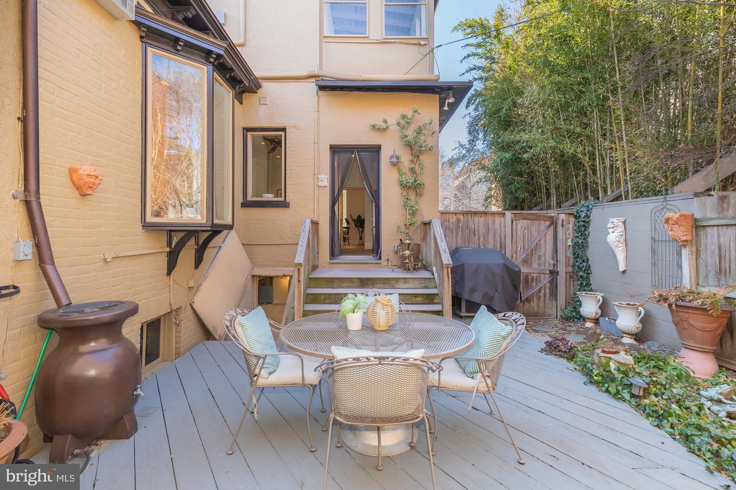 101 6TH ST NE, WASHINGTON, District Of Columbia 20002, 4 Bedrooms Bedrooms, 7 Rooms Rooms,3 BathroomsBathrooms,Residential,For sale,101 6TH ST NE,DCDC2241396 MLS # DCDC2241396