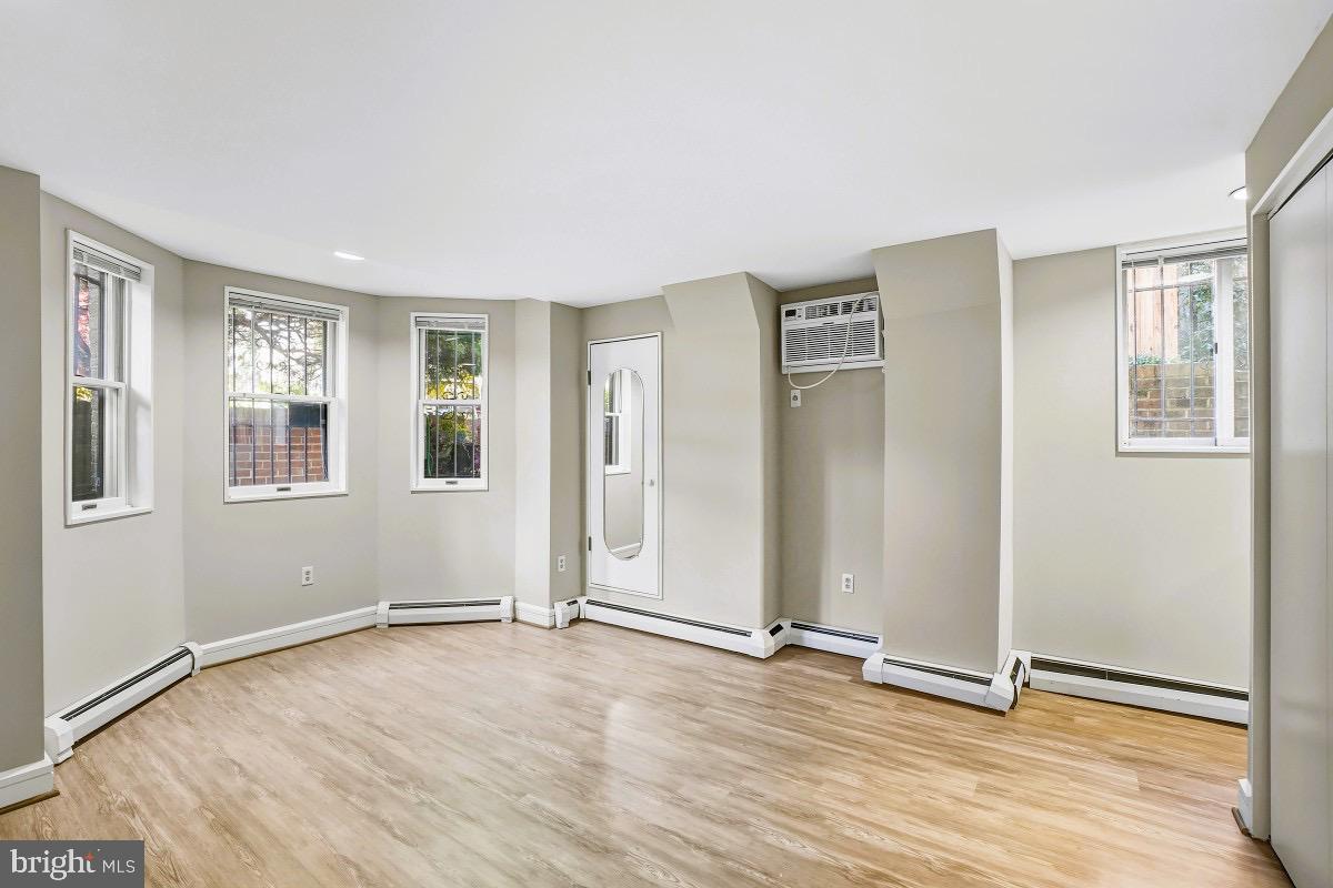 101 6TH ST NE, WASHINGTON, District Of Columbia 20002, 4 Bedrooms Bedrooms, 7 Rooms Rooms,3 BathroomsBathrooms,Residential,For sale,101 6TH ST NE,DCDC2241396 MLS # DCDC2241396