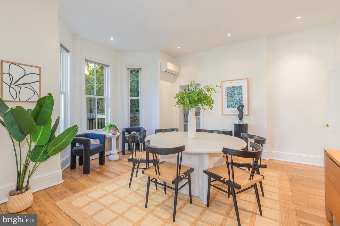 101 6TH ST NE, WASHINGTON, District Of Columbia 20002, 4 Bedrooms Bedrooms, 7 Rooms Rooms,3 BathroomsBathrooms,Residential,For sale,101 6TH ST NE,DCDC2241396 MLS # DCDC2241396