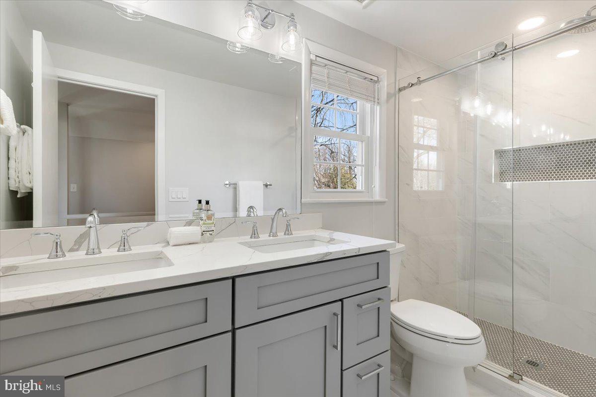 2845 MONROE ST, FALLS CHURCH, Virginia 22042, 4 Bedrooms Bedrooms, ,2 BathroomsBathrooms,Residential,For sale,2845 MONROE ST,VAFX2286020 MLS # VAFX2286020