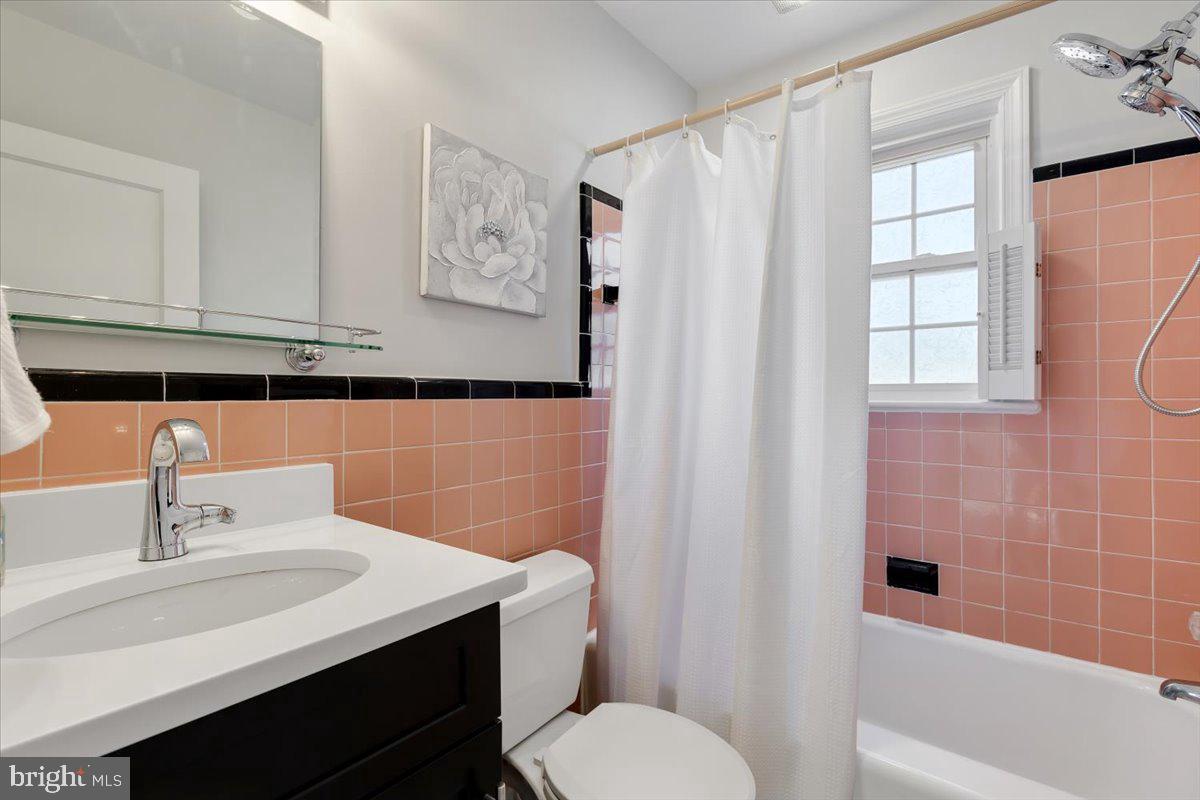 2845 MONROE ST, FALLS CHURCH, Virginia 22042, 4 Bedrooms Bedrooms, ,2 BathroomsBathrooms,Residential,For sale,2845 MONROE ST,VAFX2286020 MLS # VAFX2286020