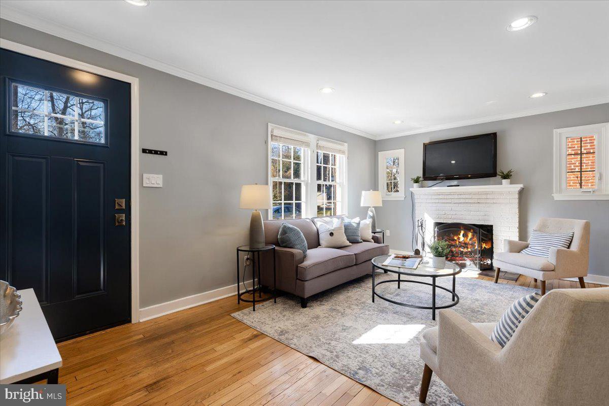 2845 MONROE ST, FALLS CHURCH, Virginia 22042, 4 Bedrooms Bedrooms, ,2 BathroomsBathrooms,Residential,For sale,2845 MONROE ST,VAFX2286020 MLS # VAFX2286020