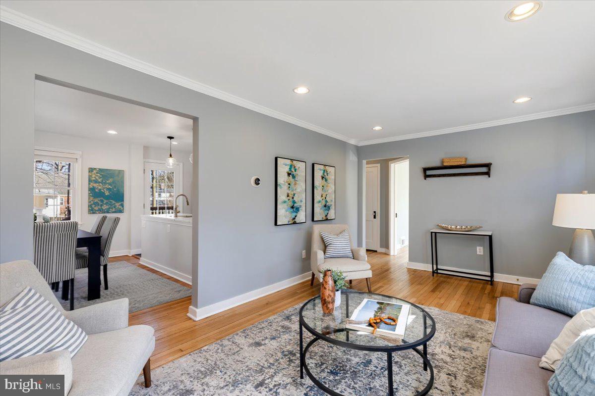 2845 MONROE ST, FALLS CHURCH, Virginia 22042, 4 Bedrooms Bedrooms, ,2 BathroomsBathrooms,Residential,For sale,2845 MONROE ST,VAFX2286020 MLS # VAFX2286020