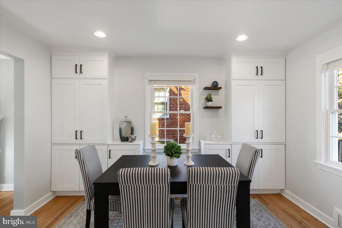 2845 MONROE ST, FALLS CHURCH, Virginia 22042, 4 Bedrooms Bedrooms, ,2 BathroomsBathrooms,Residential,For sale,2845 MONROE ST,VAFX2286020 MLS # VAFX2286020