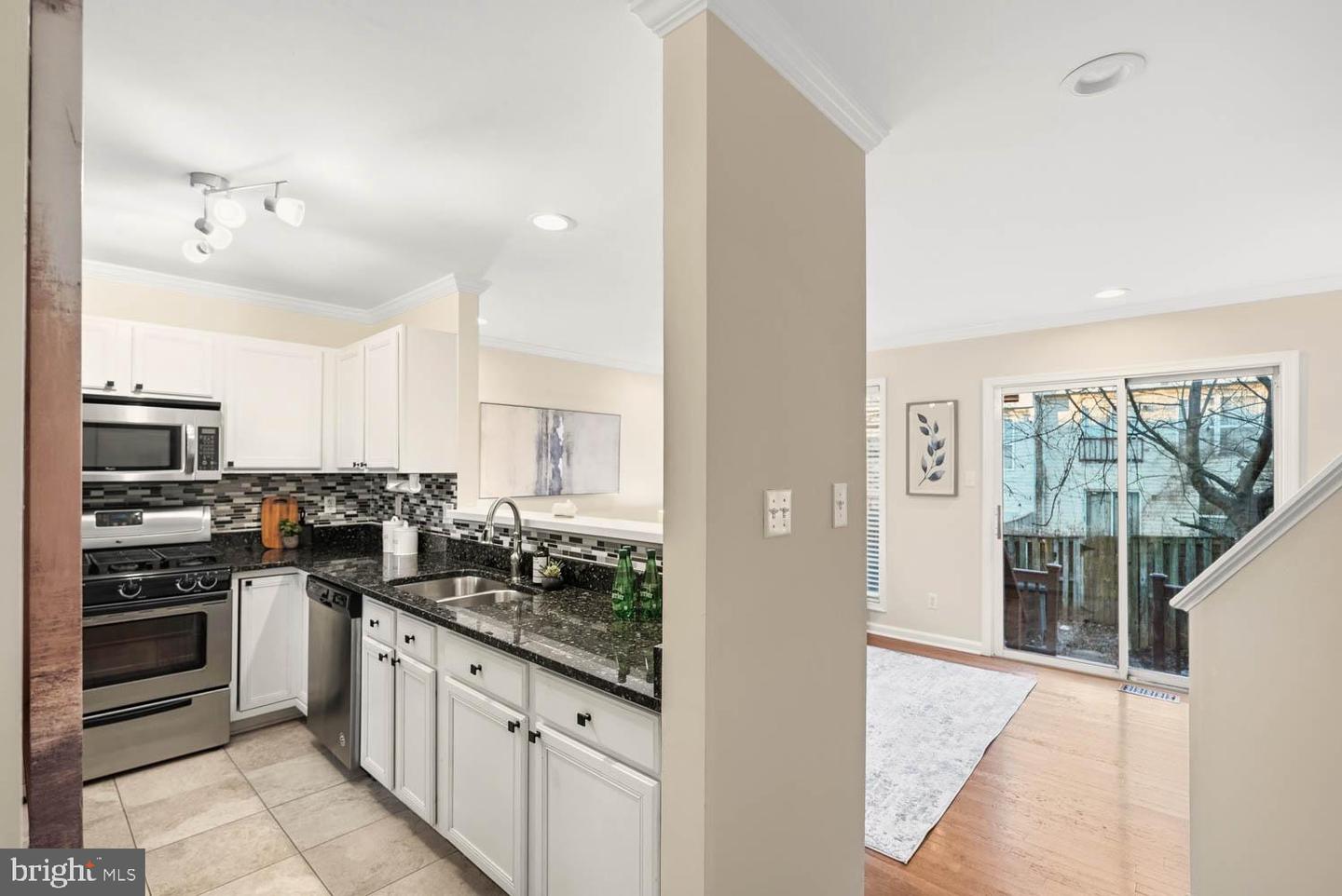 6102 KENDRA WAY, CENTREVILLE, Virginia 20121, 3 Bedrooms Bedrooms, 13 Rooms Rooms,3 BathroomsBathrooms,Residential,For sale,6102 KENDRA WAY,VAFX2286984 MLS # VAFX2286984