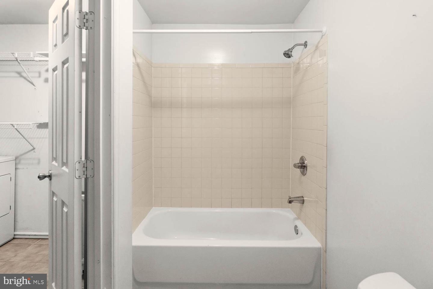 6102 KENDRA WAY, CENTREVILLE, Virginia 20121, 3 Bedrooms Bedrooms, 13 Rooms Rooms,3 BathroomsBathrooms,Residential,For sale,6102 KENDRA WAY,VAFX2286984 MLS # VAFX2286984