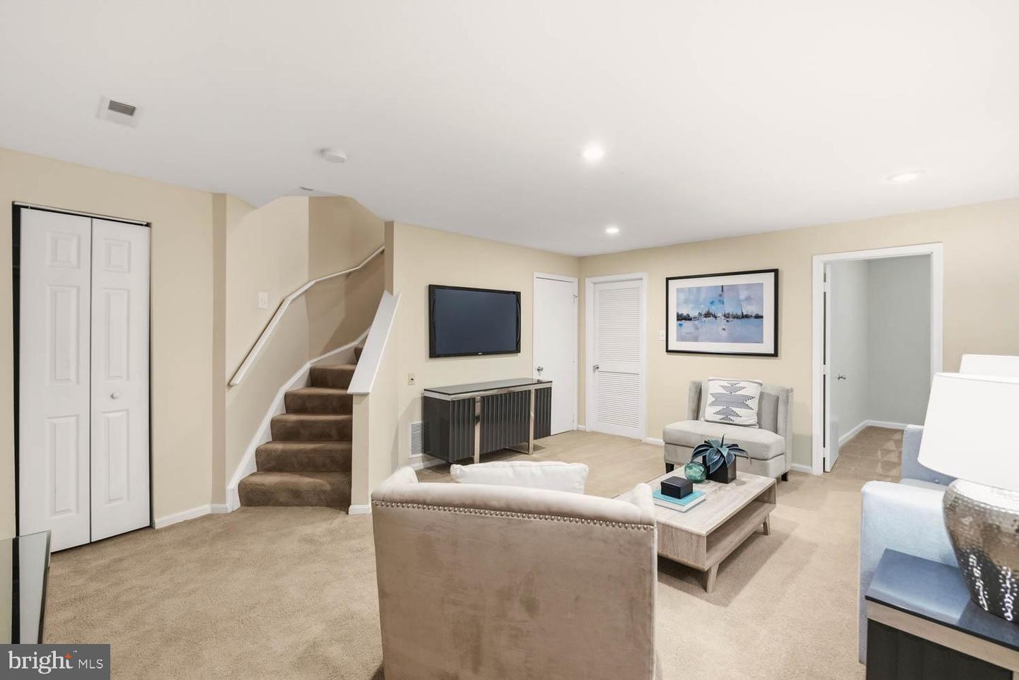 6102 KENDRA WAY, CENTREVILLE, Virginia 20121, 3 Bedrooms Bedrooms, 13 Rooms Rooms,3 BathroomsBathrooms,Residential,For sale,6102 KENDRA WAY,VAFX2286984 MLS # VAFX2286984