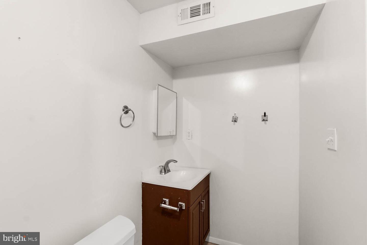 6102 KENDRA WAY, CENTREVILLE, Virginia 20121, 3 Bedrooms Bedrooms, 13 Rooms Rooms,3 BathroomsBathrooms,Residential,For sale,6102 KENDRA WAY,VAFX2286984 MLS # VAFX2286984