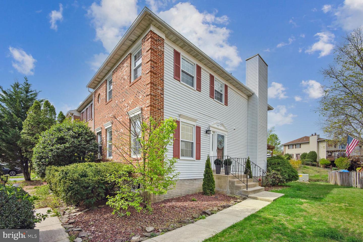 7136 LAKE COVE DR, ALEXANDRIA, Virginia 22315, 3 Bedrooms Bedrooms, 6 Rooms Rooms,2 BathroomsBathrooms,Residential,For sale,7136 LAKE COVE DR,VAFX2286994 MLS # VAFX2286994