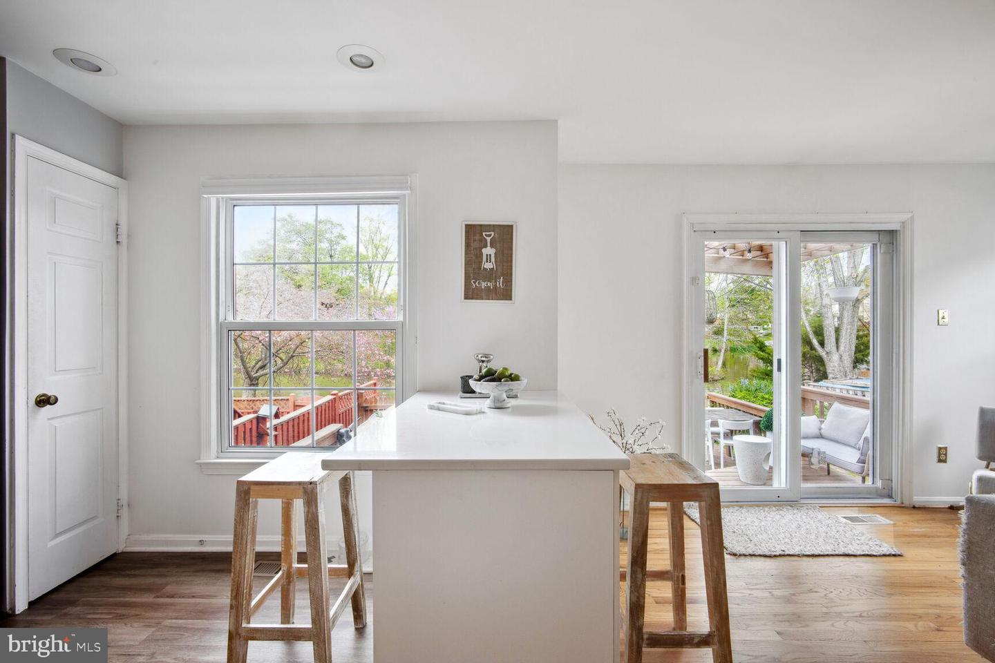 7136 LAKE COVE DR, ALEXANDRIA, Virginia 22315, 3 Bedrooms Bedrooms, 6 Rooms Rooms,2 BathroomsBathrooms,Residential,For sale,7136 LAKE COVE DR,VAFX2286994 MLS # VAFX2286994