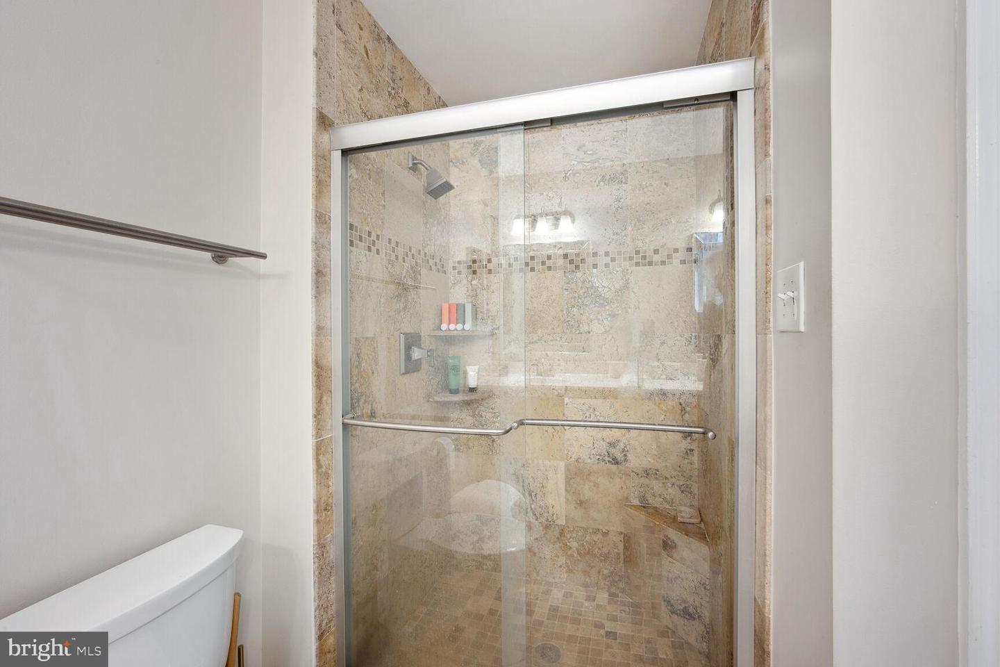 7136 LAKE COVE DR, ALEXANDRIA, Virginia 22315, 3 Bedrooms Bedrooms, 6 Rooms Rooms,2 BathroomsBathrooms,Residential,For sale,7136 LAKE COVE DR,VAFX2286994 MLS # VAFX2286994