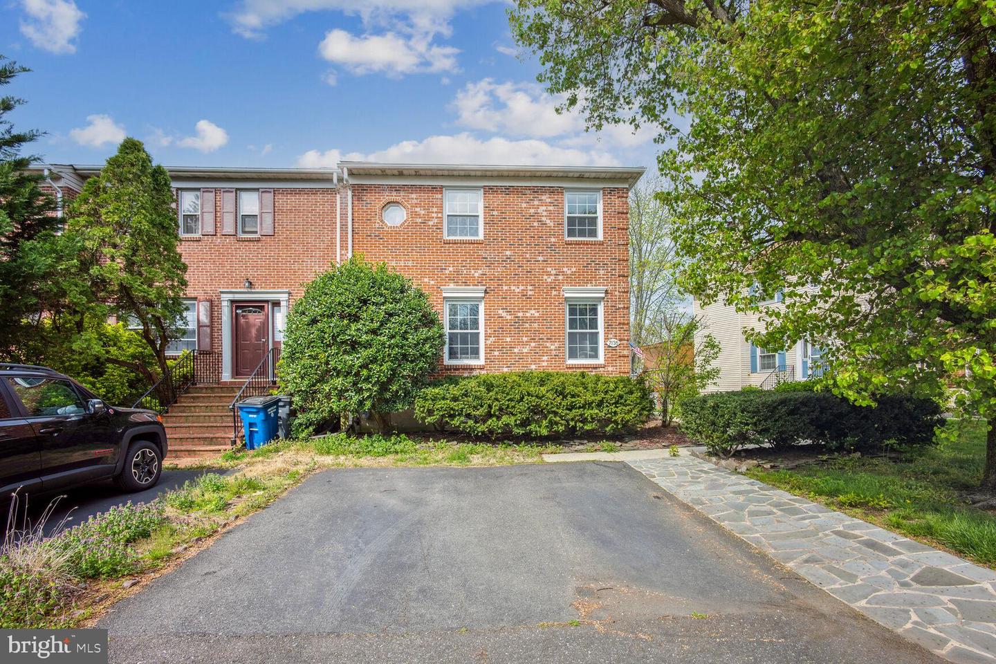 7136 LAKE COVE DR, ALEXANDRIA, Virginia 22315, 3 Bedrooms Bedrooms, 6 Rooms Rooms,2 BathroomsBathrooms,Residential,For sale,7136 LAKE COVE DR,VAFX2286994 MLS # VAFX2286994