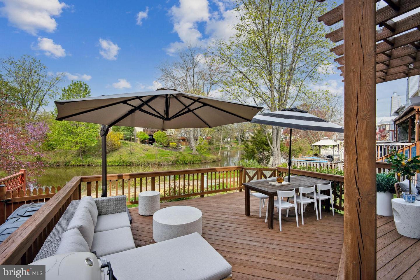 7136 LAKE COVE DR, ALEXANDRIA, Virginia 22315, 3 Bedrooms Bedrooms, 6 Rooms Rooms,2 BathroomsBathrooms,Residential,For sale,7136 LAKE COVE DR,VAFX2286994 MLS # VAFX2286994