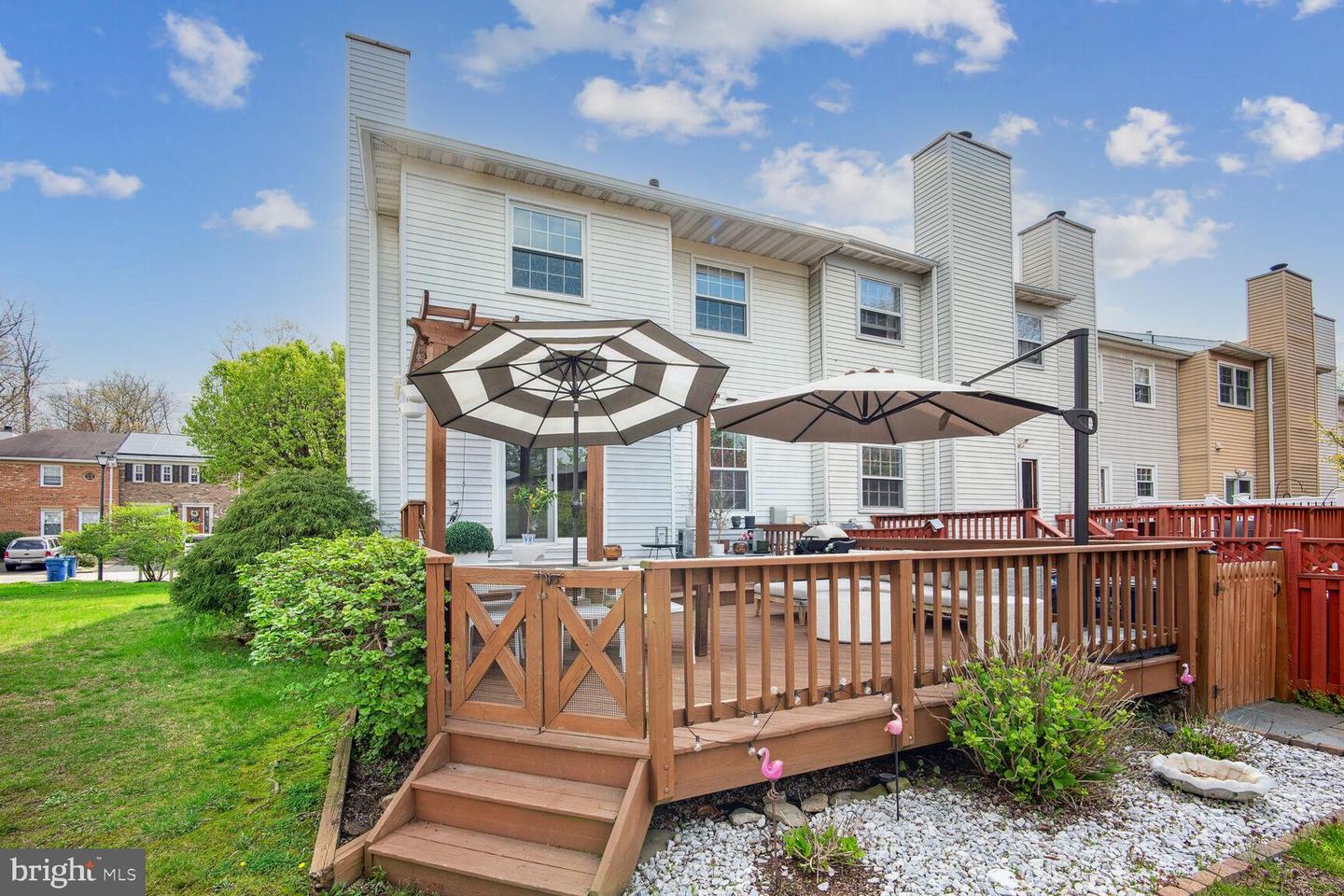 7136 LAKE COVE DR, ALEXANDRIA, Virginia 22315, 3 Bedrooms Bedrooms, 6 Rooms Rooms,2 BathroomsBathrooms,Residential,For sale,7136 LAKE COVE DR,VAFX2286994 MLS # VAFX2286994