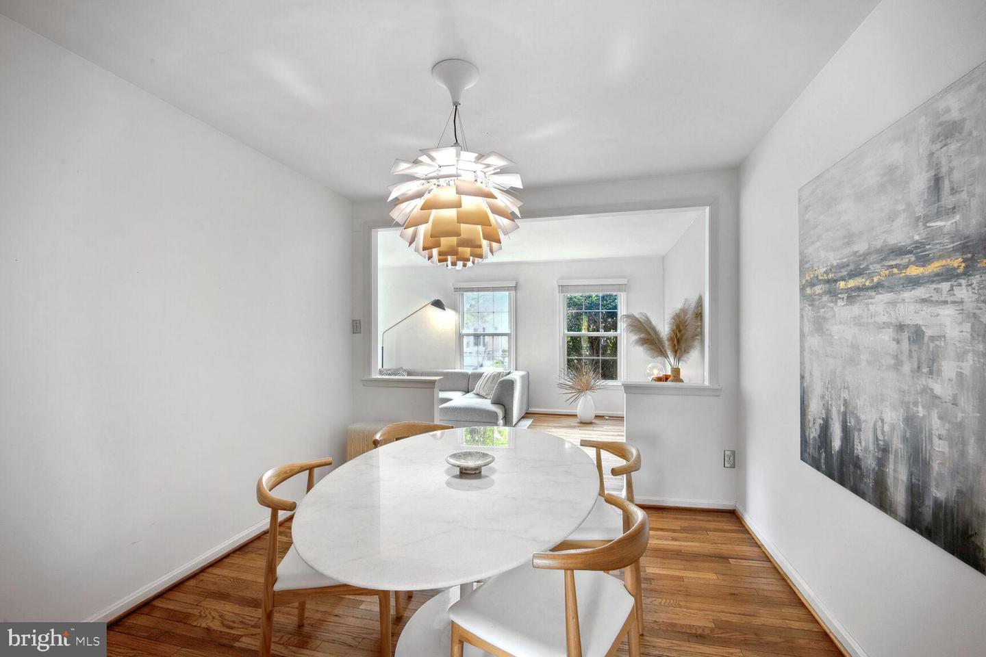 7136 LAKE COVE DR, ALEXANDRIA, Virginia 22315, 3 Bedrooms Bedrooms, 6 Rooms Rooms,2 BathroomsBathrooms,Residential,For sale,7136 LAKE COVE DR,VAFX2286994 MLS # VAFX2286994