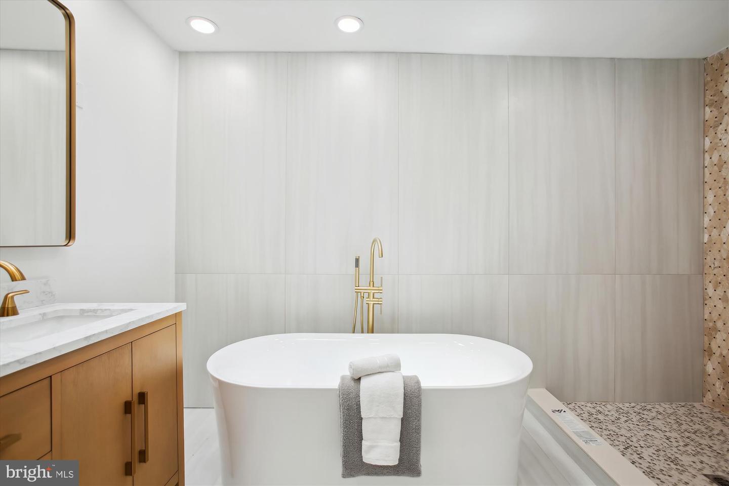 2000 HOMER TER, RESTON, Virginia 20191, 6 Bedrooms Bedrooms, ,5 BathroomsBathrooms,Residential,For sale,2000 HOMER TER,VAFX2287032 MLS # VAFX2287032