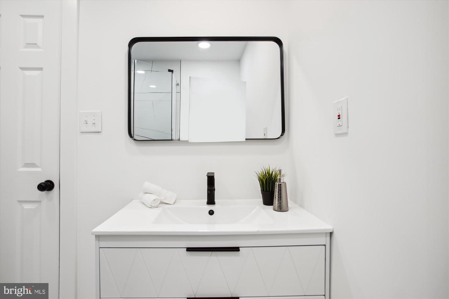 2000 HOMER TER, RESTON, Virginia 20191, 6 Bedrooms Bedrooms, ,5 BathroomsBathrooms,Residential,For sale,2000 HOMER TER,VAFX2287032 MLS # VAFX2287032