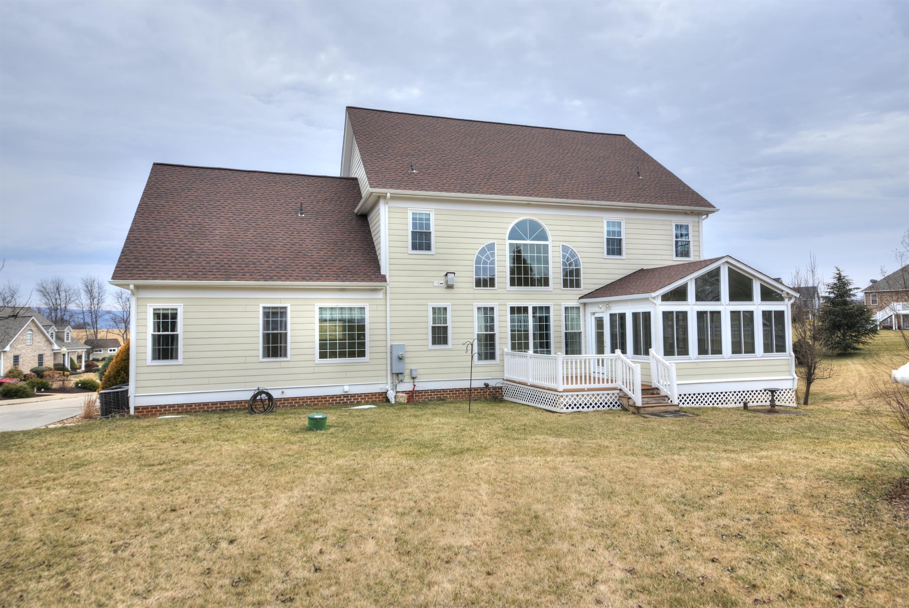 5 ALBA CIR, WAYNESBORO, Virginia 22980, 4 Bedrooms Bedrooms, ,2 BathroomsBathrooms,Residential,5 ALBA CIR,673937 MLS # 673937