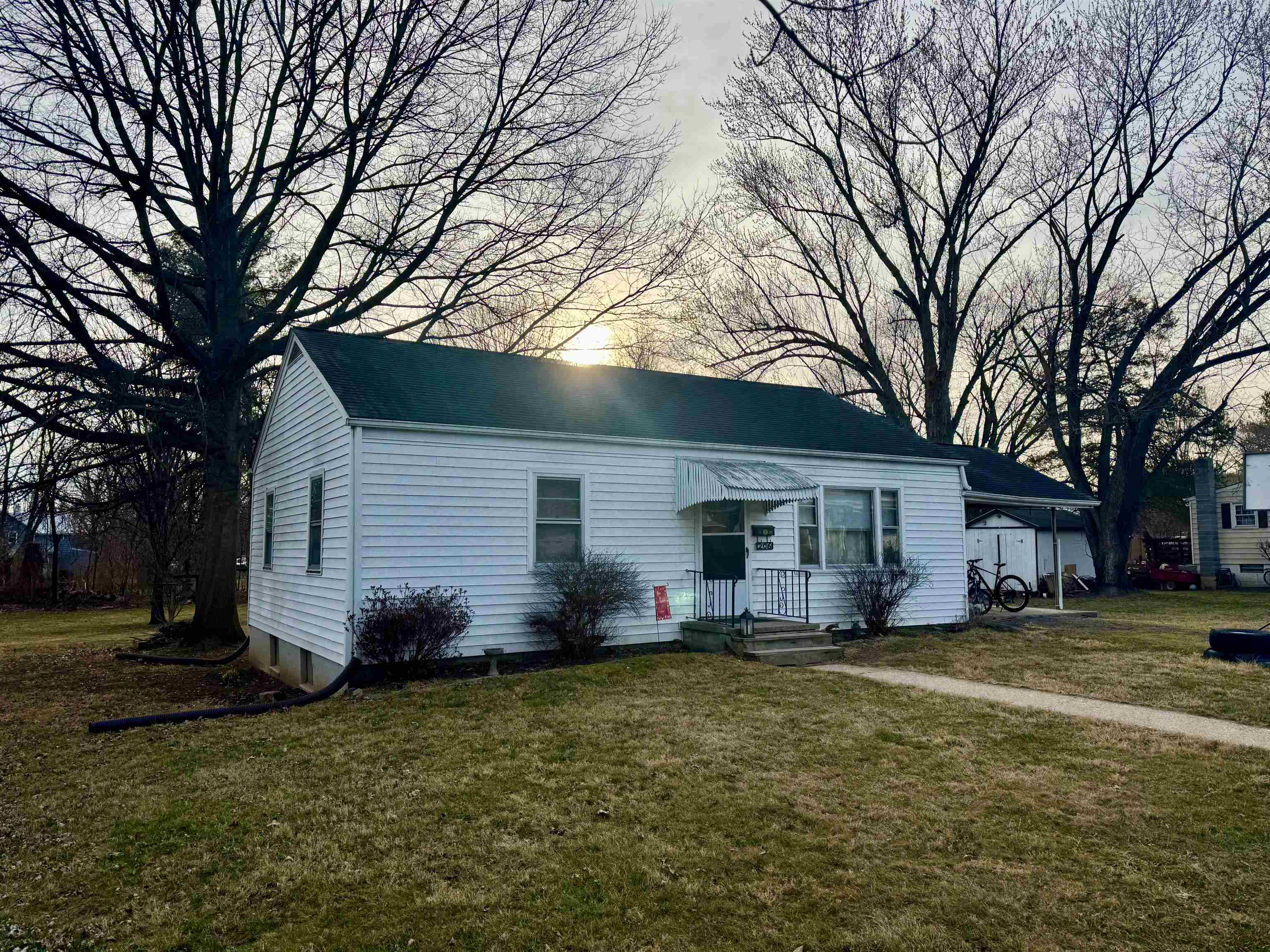 206 E BANK ST, BRIDGEWATER, Virginia 22812, 2 Bedrooms Bedrooms, ,1 BathroomBathrooms,Residential,206 E BANK ST,673938 MLS # 673938