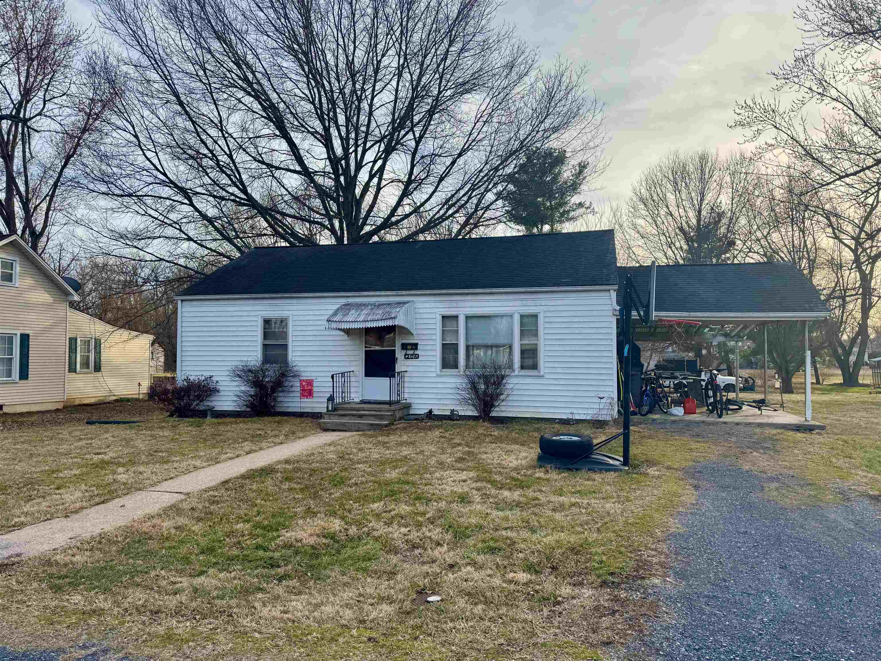 206 E BANK ST, BRIDGEWATER, Virginia 22812, 2 Bedrooms Bedrooms, ,1 BathroomBathrooms,Residential,206 E BANK ST,673938 MLS # 673938