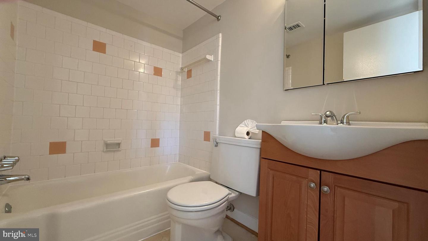 7717 DONNYBROOK CT #103, ANNANDALE, Virginia 22003, 2 Bedrooms Bedrooms, 6 Rooms Rooms,1 BathroomBathrooms,Residential,For sale,7717 DONNYBROOK CT #103,VAFX2287394 MLS # VAFX2287394