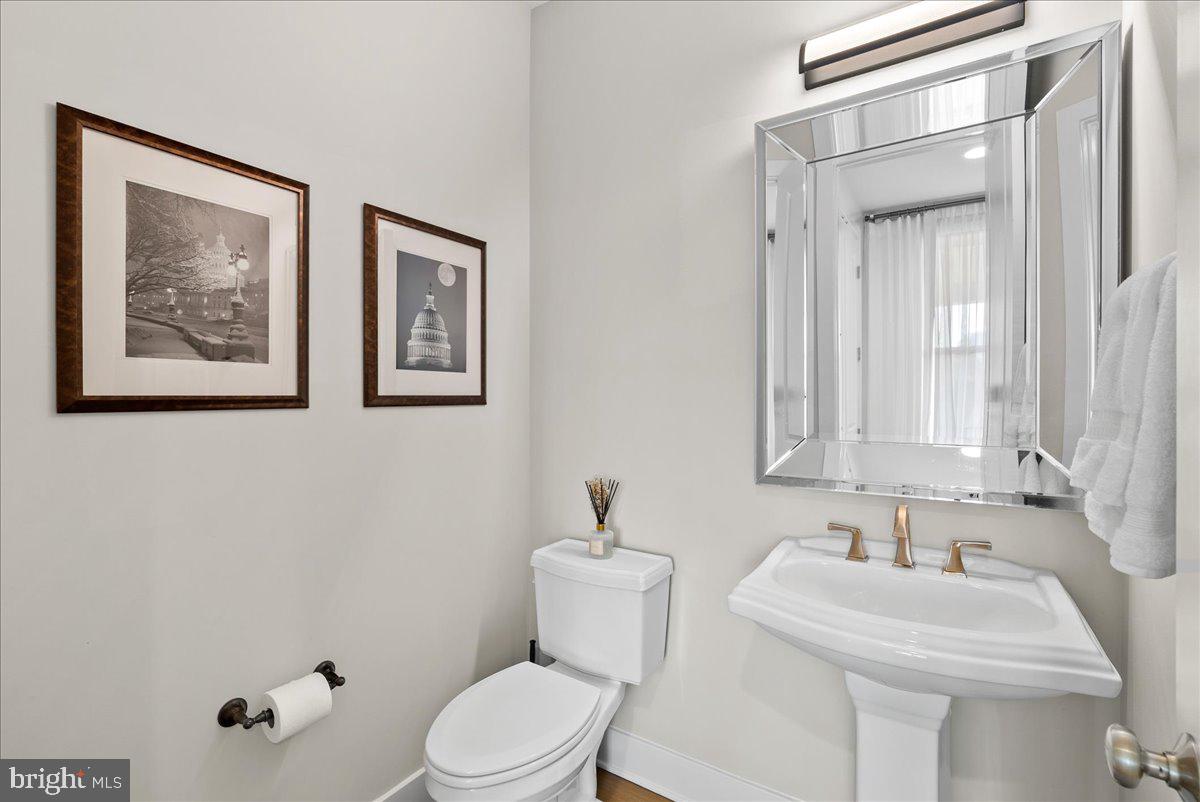 42104 CREIGHTON RD, ASHBURN, Virginia 20148, 6 Bedrooms Bedrooms, ,4 BathroomsBathrooms,Residential,For sale,42104 CREIGHTON RD,VALO2114598 MLS # VALO2114598