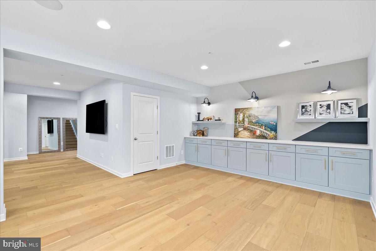 42104 CREIGHTON RD, ASHBURN, Virginia 20148, 6 Bedrooms Bedrooms, ,4 BathroomsBathrooms,Residential,For sale,42104 CREIGHTON RD,VALO2114598 MLS # VALO2114598