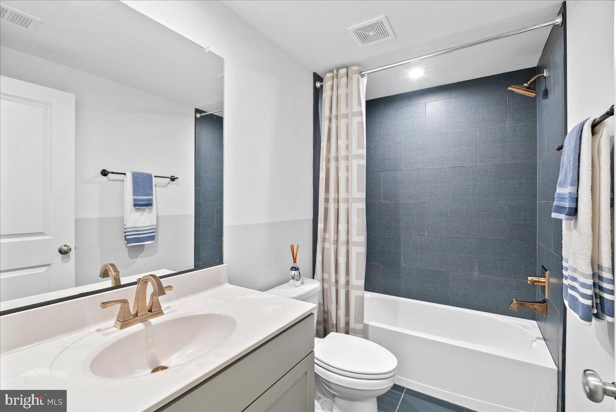 42104 CREIGHTON RD, ASHBURN, Virginia 20148, 6 Bedrooms Bedrooms, ,4 BathroomsBathrooms,Residential,For sale,42104 CREIGHTON RD,VALO2114598 MLS # VALO2114598